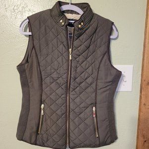 ACTIVE USA Olive Quilted Vest Women Size Small Zippered Puffer